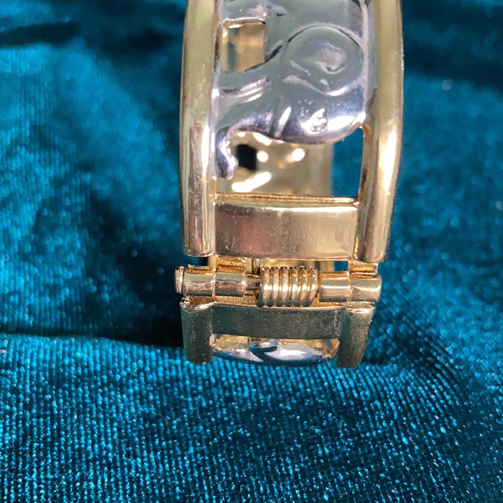2 tone elephant cuff bracelet - Picture 4 of 5